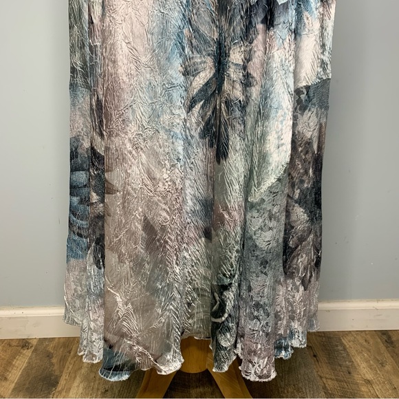 Komarov Charmeuse V-Neck Lace Up Back Crinkle Stretch Blue Floral Maxi Dress M - Picture 5 of 16